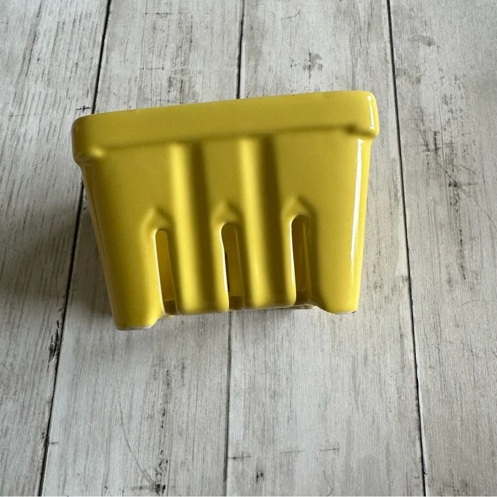 PREOWNED SUR LA TABLE YELLOW PORCELAIN BERRY CONTAINER FRUIT BOWL